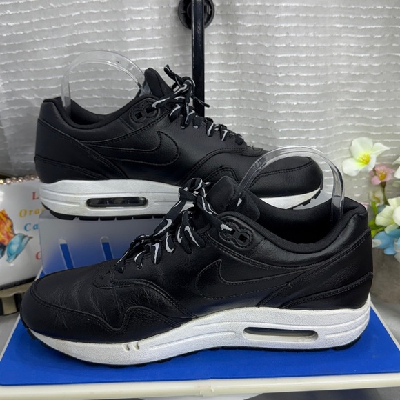 (S0) Nike Air Max 1 SE Black/White Leather with Overbranding, Size 9, Women's - Picture 3 of 14